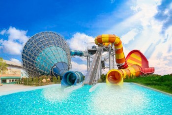 SNT chúc mừng công viên nước lớn nhất Việt Nam tại Đồng Nai khai trương dịp 30/4