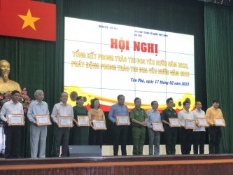 Màn hình ghép SNT và Hội nghị Tổng kết phong trào thi đua yêu nước năm 2022