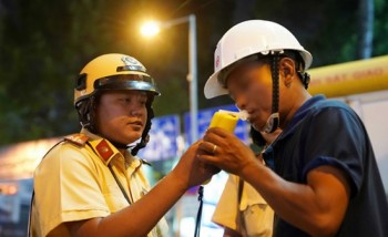 Dùng riêng ống thổi, sát khuẩn thiết bị đo nồng độ cồn giảm lây nhiễm nCoV