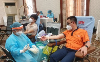 Hiến máu tình nguyện