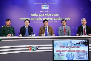 'Việt Nam chuyển hướng chiến lược chống Covid-19 đúng thời điểm'